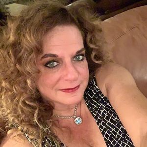 Meet your Posher, Lorraine